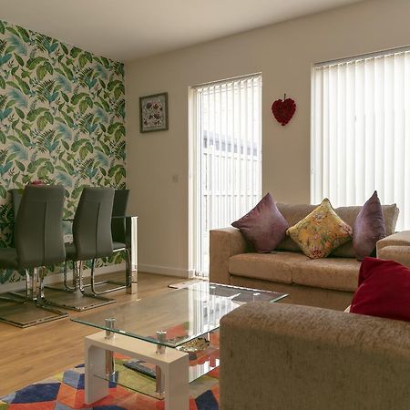 Modern & Exquisite Trumpington Townhouse With Parking & 5 Mins To Papworth Hospital เคมบริดจ์ ภายนอก รูปภาพ