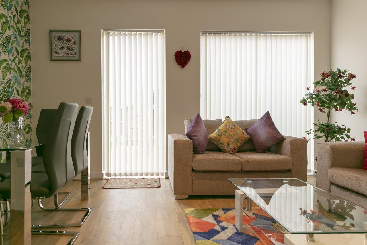 Modern & Exquisite Trumpington Townhouse With Parking & 5 Mins To Papworth Hospital เคมบริดจ์ ภายนอก รูปภาพ