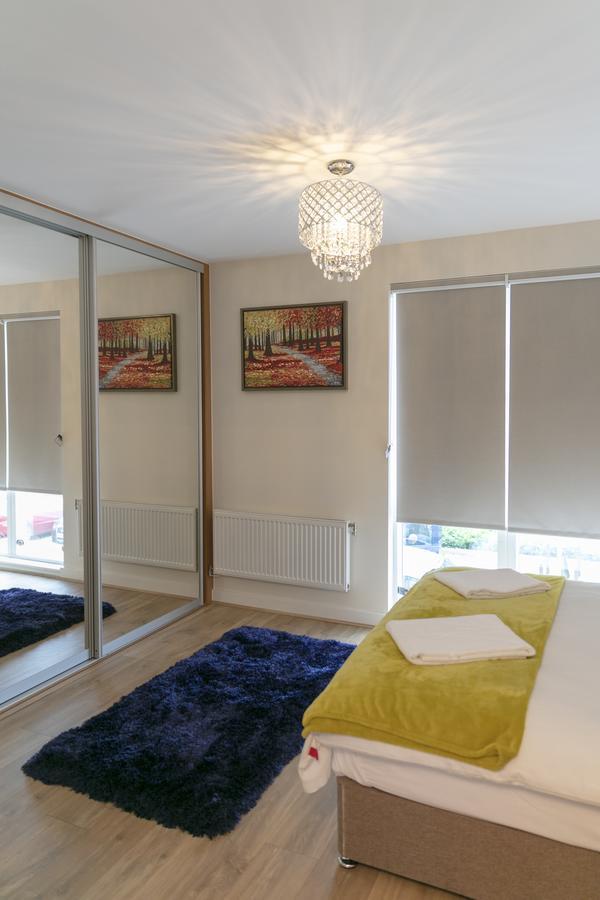 Modern & Exquisite Trumpington Townhouse With Parking & 5 Mins To Papworth Hospital เคมบริดจ์ ภายนอก รูปภาพ