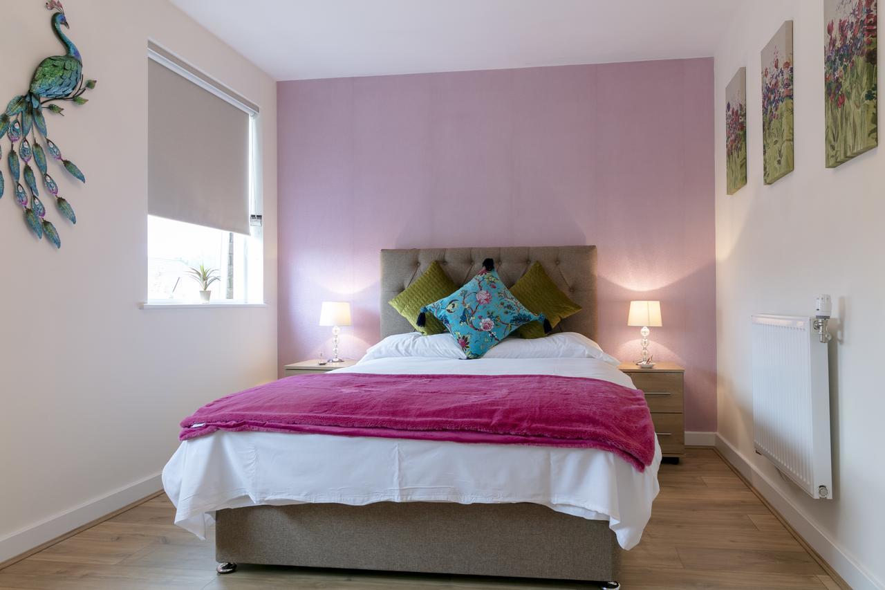 Modern & Exquisite Trumpington Townhouse With Parking & 5 Mins To Papworth Hospital เคมบริดจ์ ภายนอก รูปภาพ