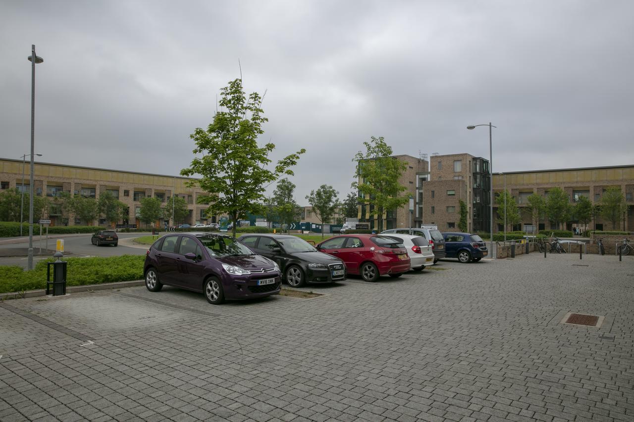 Modern & Exquisite Trumpington Townhouse With Parking & 5 Mins To Papworth Hospital เคมบริดจ์ ภายนอก รูปภาพ
